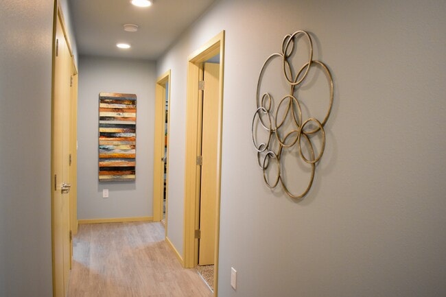 4 Bedroom Unit Hall - Manor Way