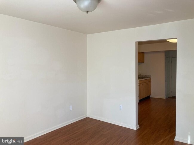 Building Photo - 5 S Vermont St Rental