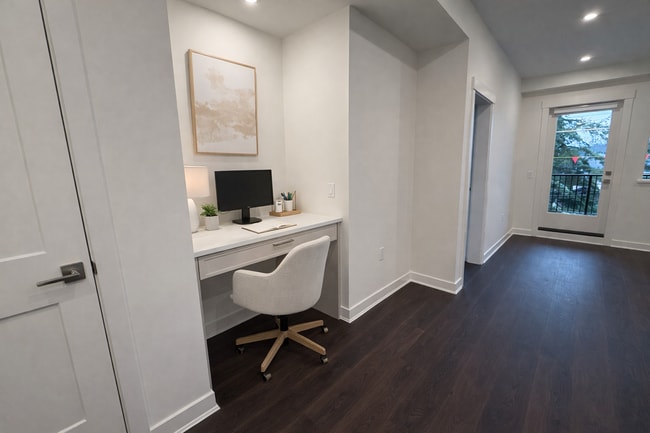 Photo - 5382-200 200 St