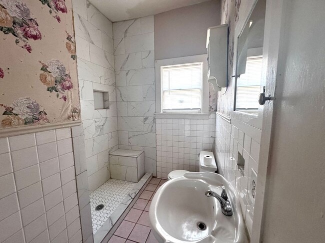 Photo - 1805 Washington St