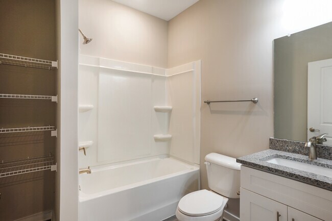 Photo - Oak Tree Apartments and Townhomes