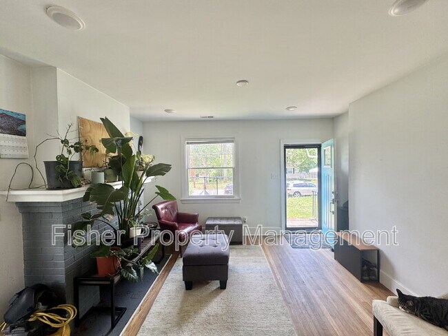 2205 Fenton St