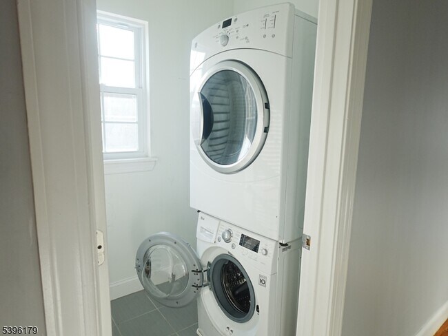 Photo - 57 N 15th St Unit 1