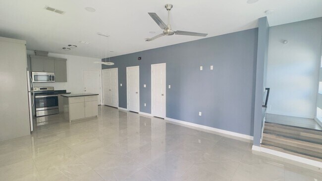 Photo - 219 Fig Dr Unit #1