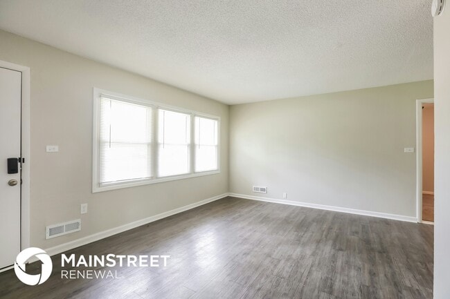 Photo - 10903 Bennington Ave