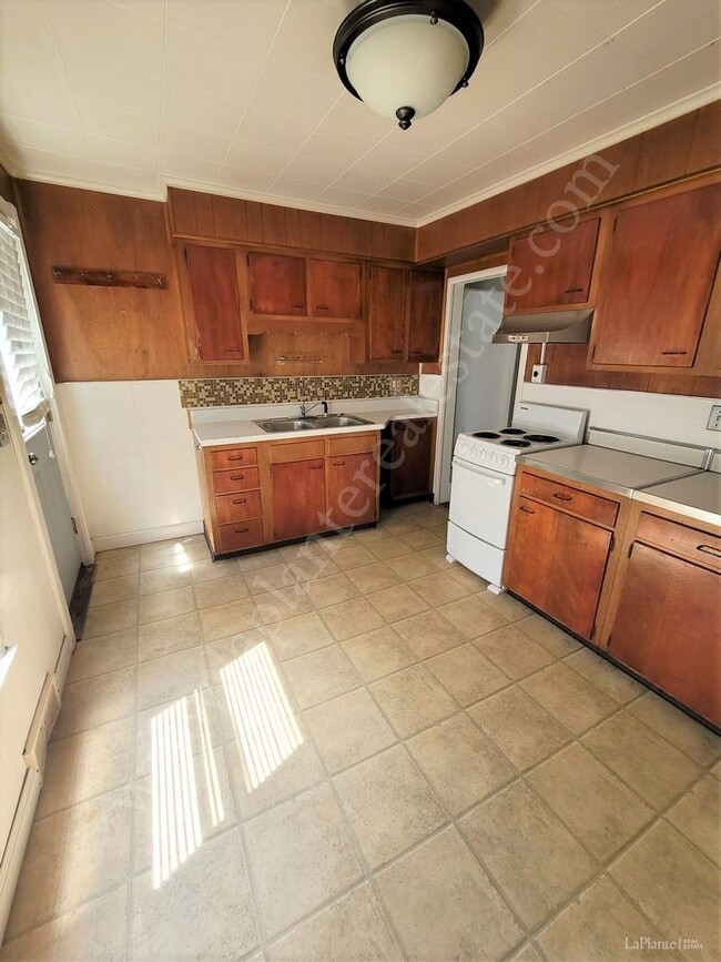 Photo - 1027 Eleanor Ave Unit Upper