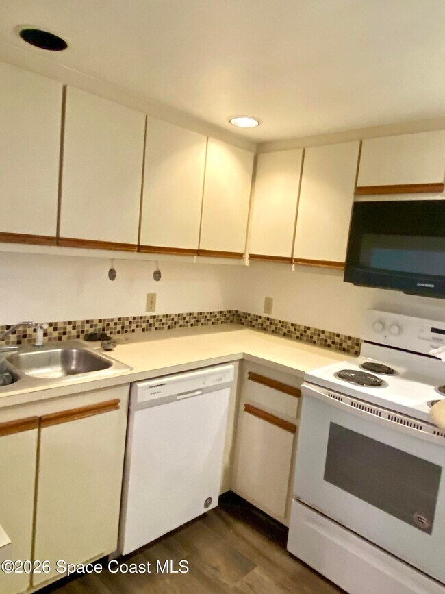 Photo - 1600 Woodland Dr Unit 8103