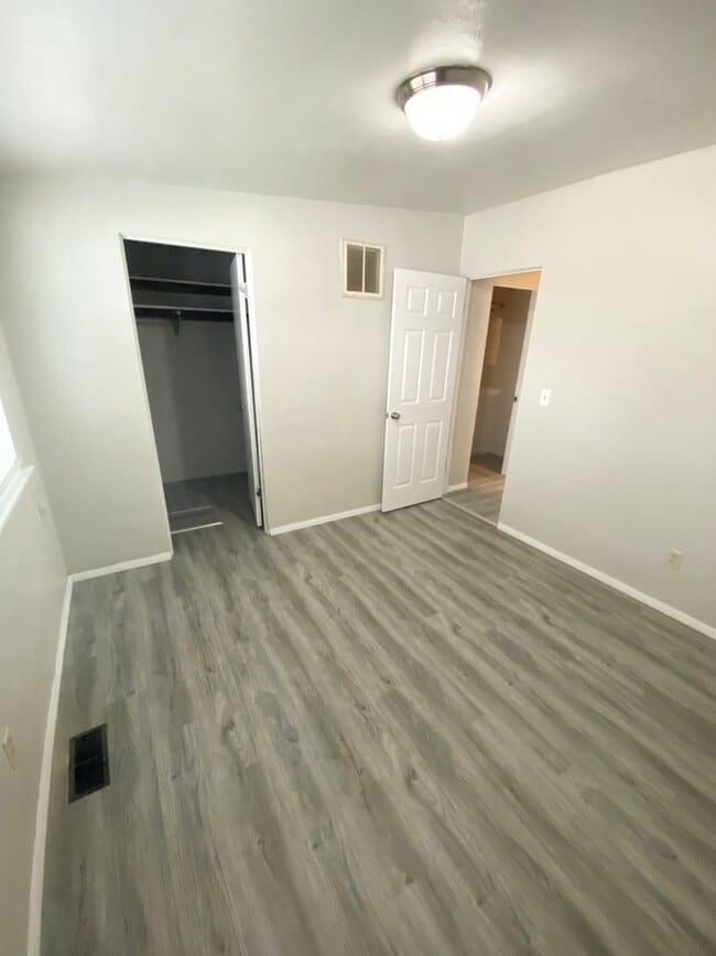 Photo - 1005 Veerman St Unit 6