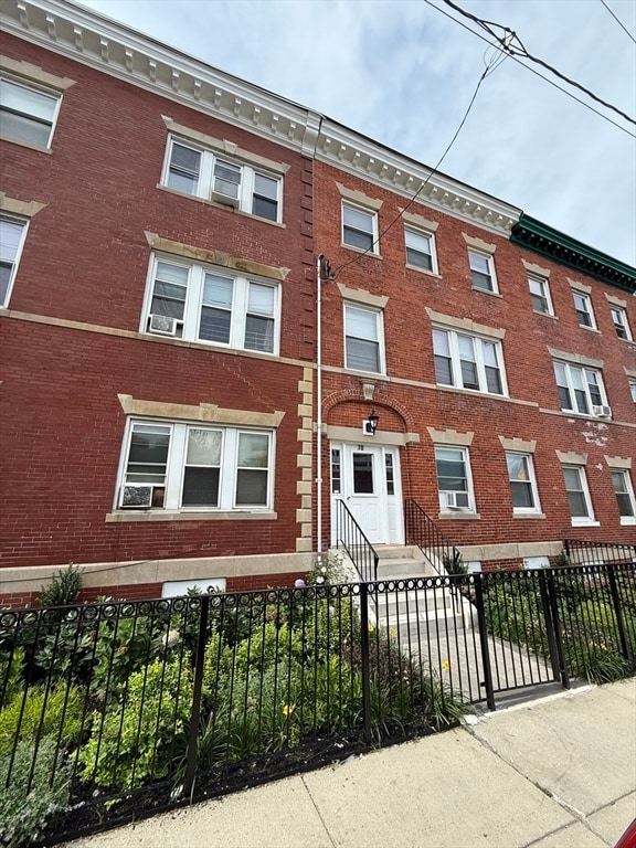 Building Photo - 70 Bragdon St Unit 3