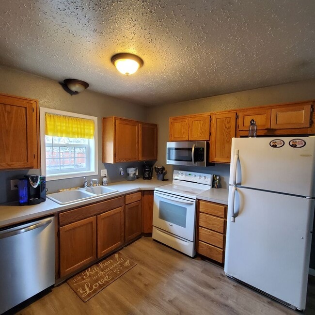 Photo - Pet Friendly 3 Bedroom with RV Parking, Close to Downtown Albany!
