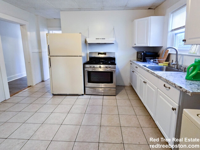 Photo - 63 Pinckney St Unit 1