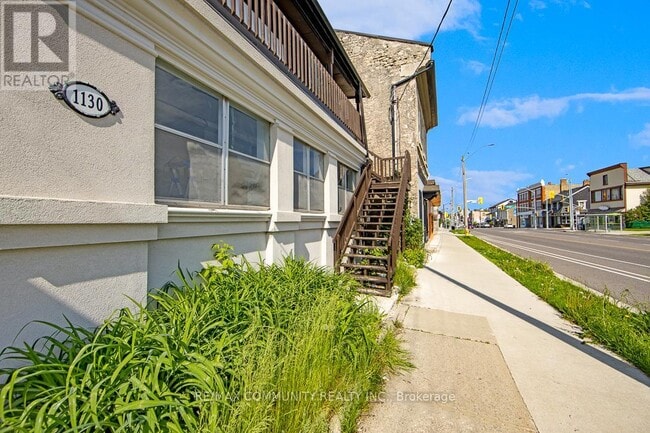 Photo - 1130 King St E Unité 2