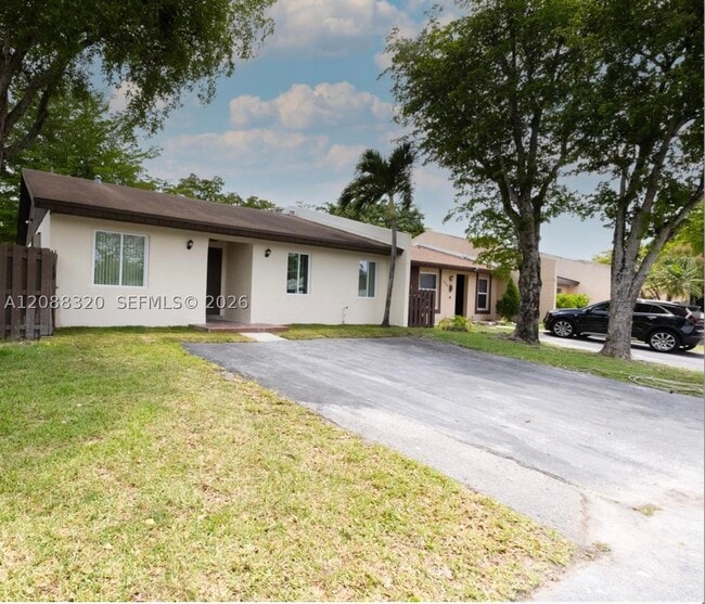 Building Photo - 11701 SW 122nd Ave