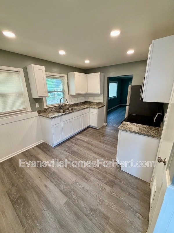 Photo - 120 Leslie Ave