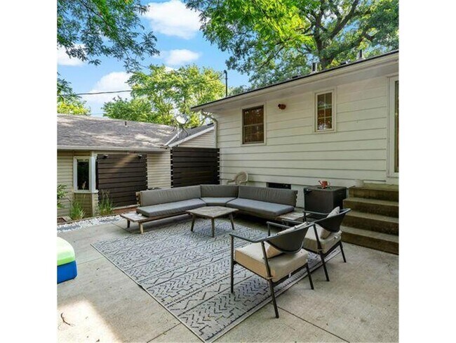 Photo - 4520 Vandervork Ave