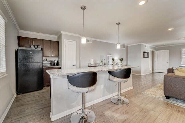 WatersEdge Apartments