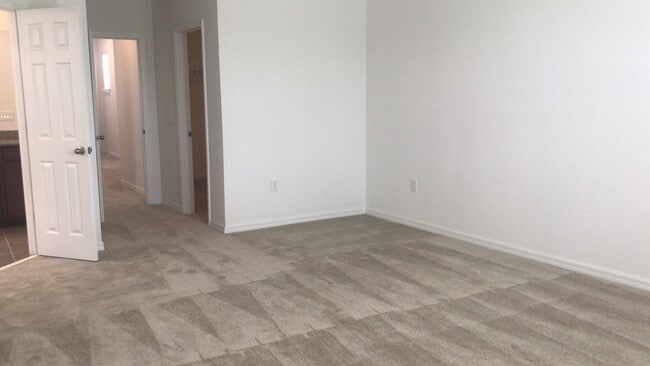 Photo - LARGE 4 Bedroom in Windermere !!! Close to DISNEY! TOP SCHOOLS!!