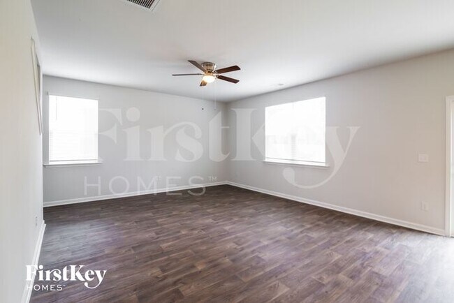 Photo - 348 Bering Ln