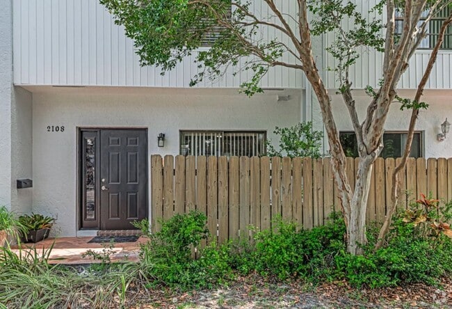 Building Photo - 2108 NE 44th St Rental