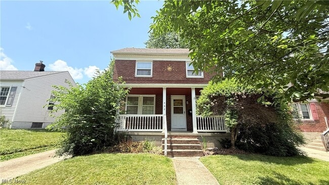 Photo - 592 Lindell St