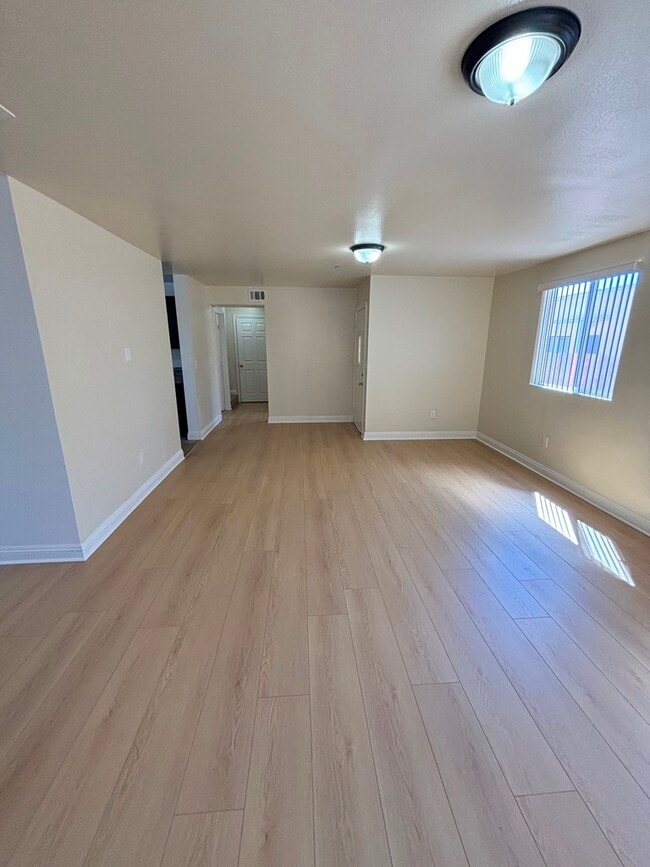 Photo - 314 E 120th St