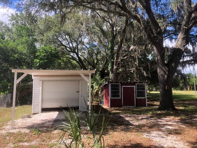Building Photo - SPACIOUS 3BR/2BA Double Wide ! Convenient ... Rental