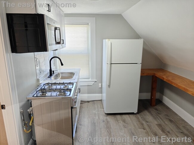 108 Highland Ave Unit 3