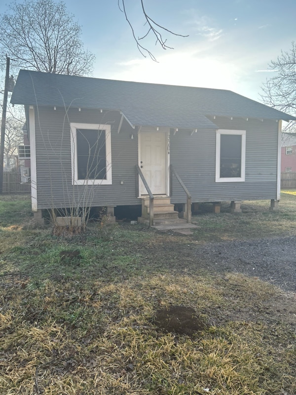 Building Photo - 320 W College St