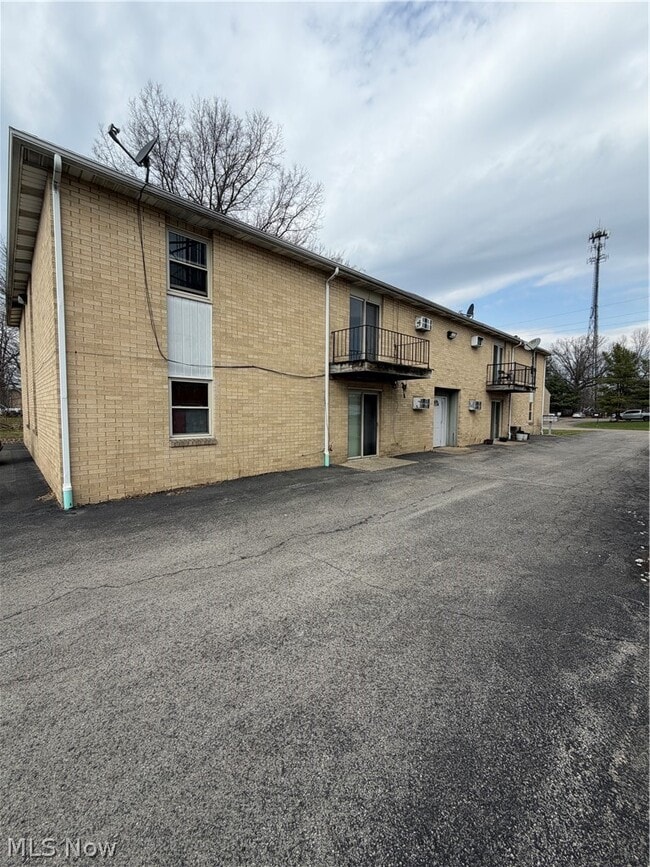 Building Photo - 249 Folsom St NW Unit 6