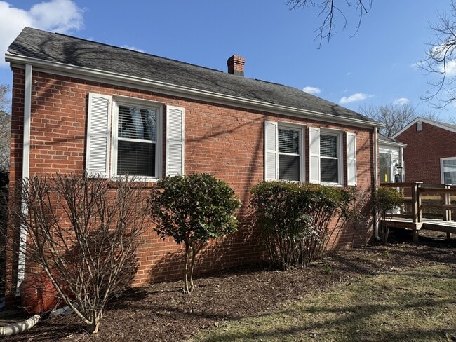 Building Photo - 6424 W Grace St