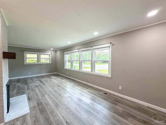 Photo - 1815 Hallmark Dr