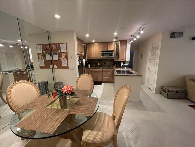 Photo - 6339 Bay Club Dr Unit 2