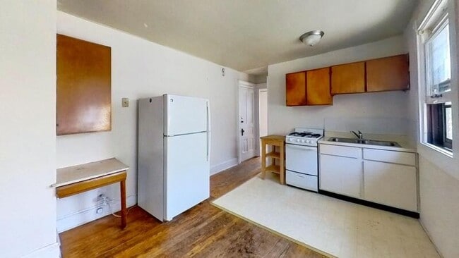 Photo - 133 E Gorham St Unit 4