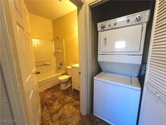 Photo - 4730 E Craig Rd Unit 1102