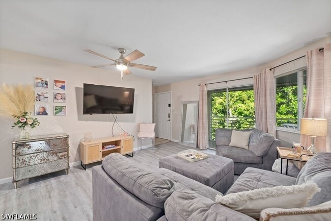 Photo - 3180 Seasons Way Unidad 915