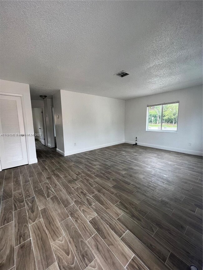 Photo - 840 SW 6th Ct Unit 2