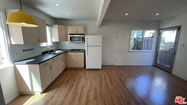 Photo - 732 Washington Blvd Apartment