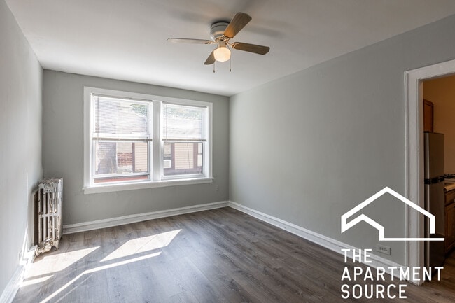 Photo - 717 W Belmont Ave