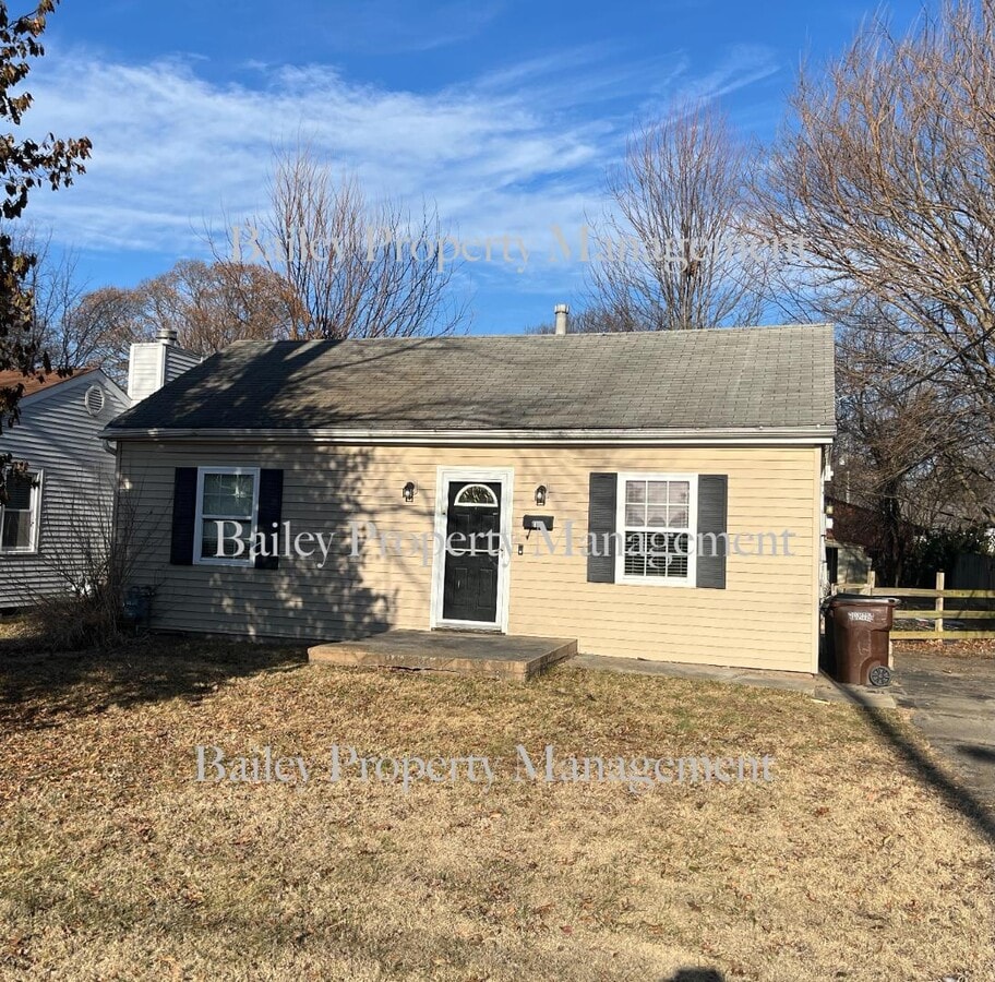 Photo - 1613 Pershing Ave