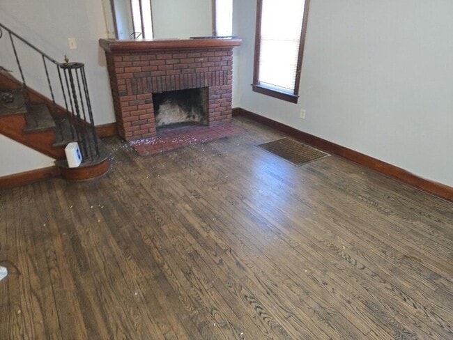 Photo - 1294 Winston Rd