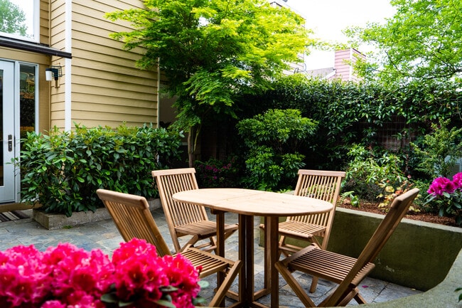 Photo - 2446 NW Thurman St