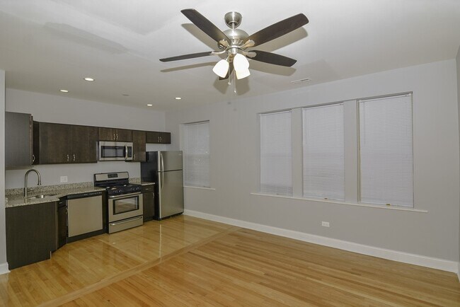 Photo - 2958 N Washtenaw Ave Unit M06H