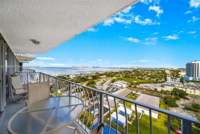 Building Photo - 7601 E Treasure Dr Unit 1803