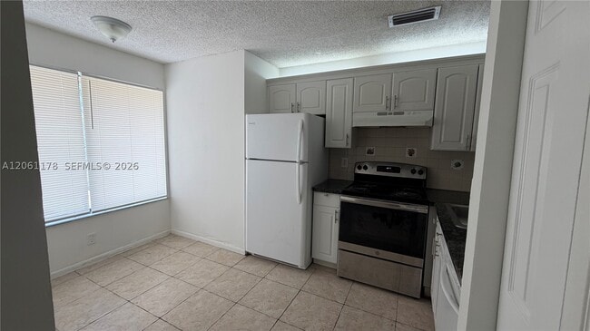Photo - 2550 Riverside Dr Unit 223
