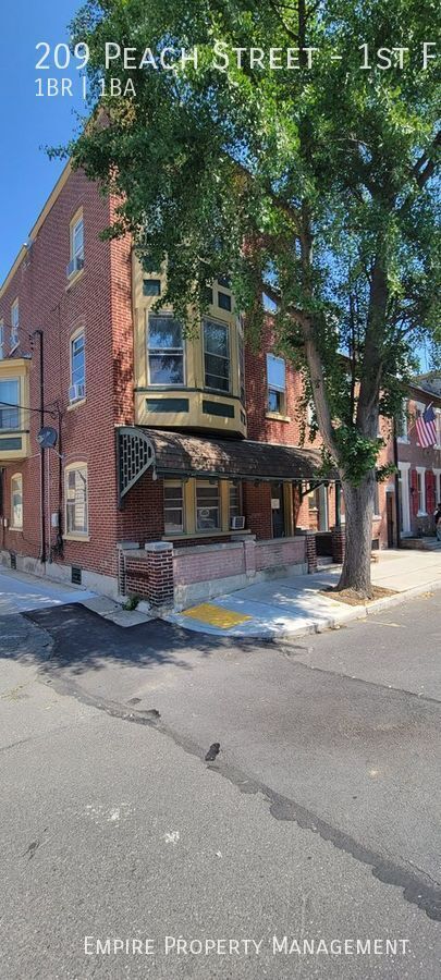 Building Photo - 209 N Peach St Unit 1st Flr