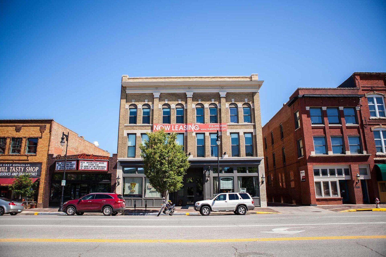 The Renfro - The Renfro Apartments