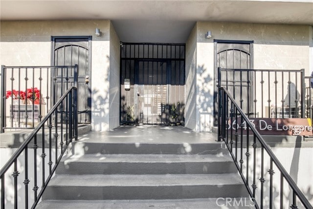 Photo - 6643 De Longpre Ave Unit 5