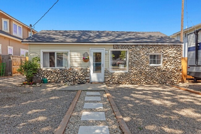 Building Photo - 1045 N Clithero Dr Rental