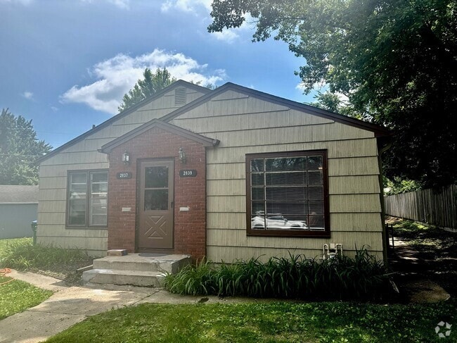 Building Photo - 2839 Virginia Ave S Rental