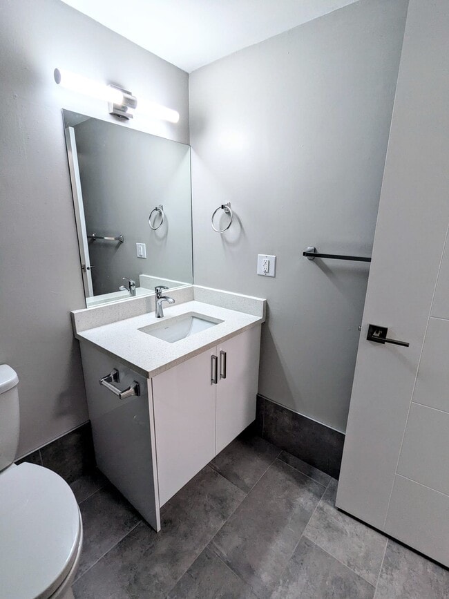 Photo - 5203-152 52 St Unit 102